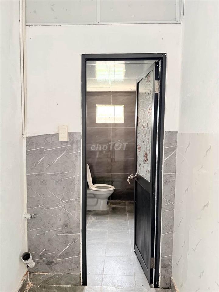 Cần tiền- Giảm sâu còn 850tr nhà ngay Lê Thị Siêng, Củ Chi, 106m2, SHR