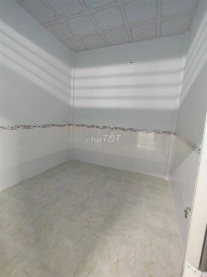 Bán gấp căn nhà nằm ngay 1 xẹt Võ Thị Nhúa, Củ Chi, 120m2, 890tr, SHR