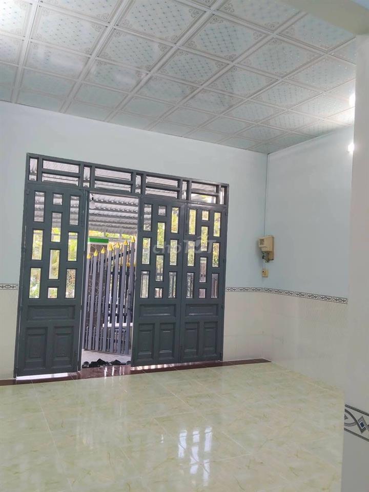 Bán gấp căn nhà nằm ngay 1 xẹt Võ Thị Nhúa, Củ Chi, 120m2, 890tr, SHR