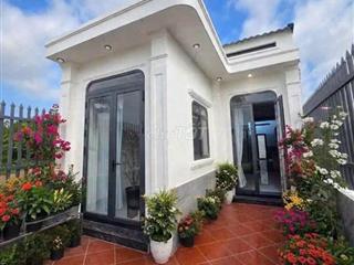 Cần tiền bán nhà phong cách Châu Âu ở gần bến xe Củ Chi giá 780 triệu