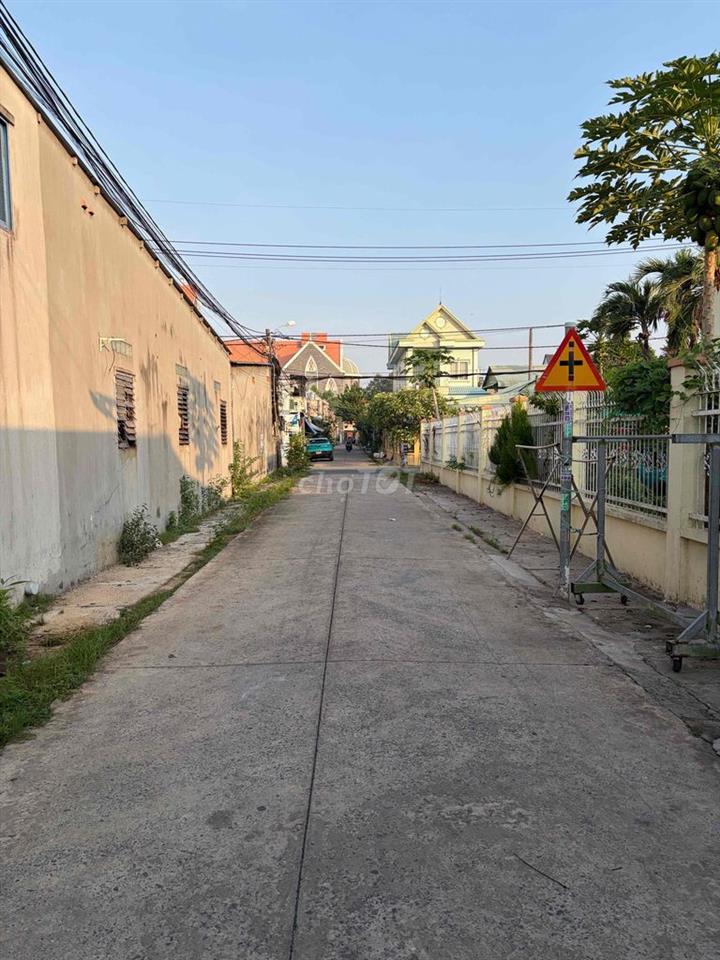 Nhà cấp 4 full thổ cư