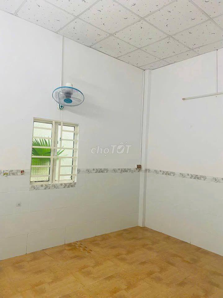 Ngộp chủ cần bán gấp căn nhà 102m2 đường Lê Minh Nhựt Tân Thông Hội