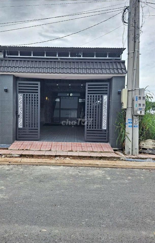 Vỡ nợ chủ cần bán gấp căn nhà 102,9m2 Tân Thông Hội Củ Chi chỉ 790tr