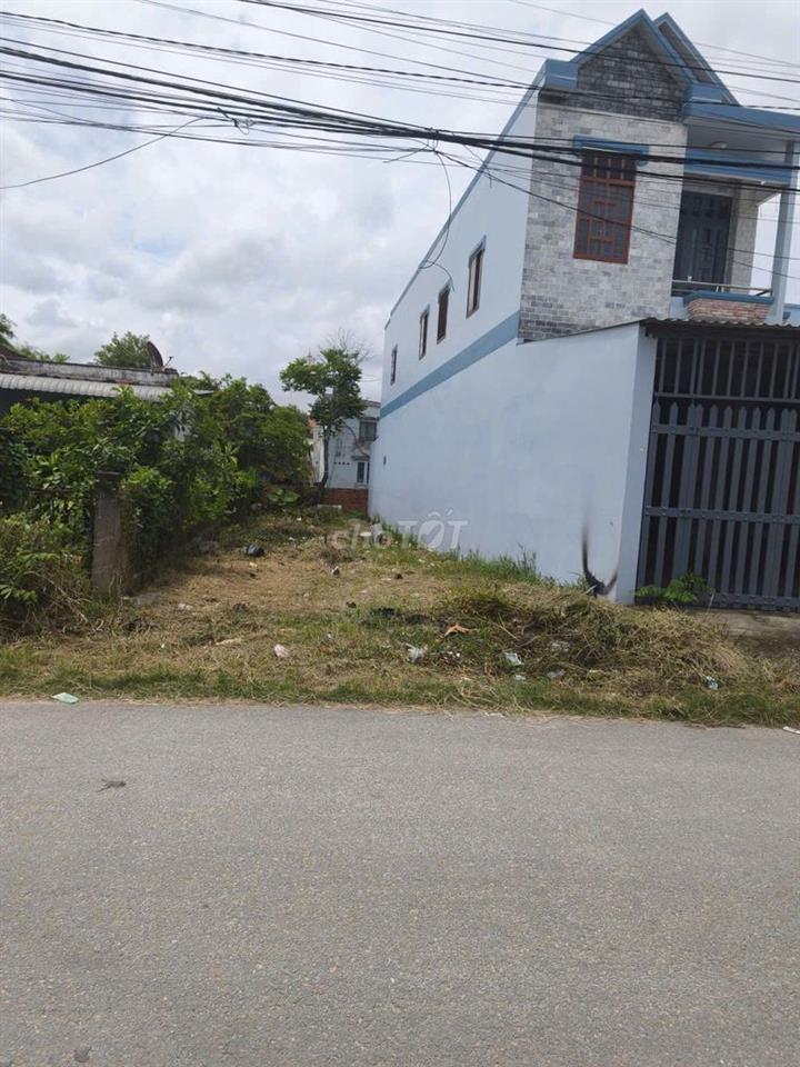 CHỦ NGỘP BÁN GẤP LÔ ĐẤT MTĐ SHR CÁCH QL22 1KM DT 140M2 GIÁ 750TR