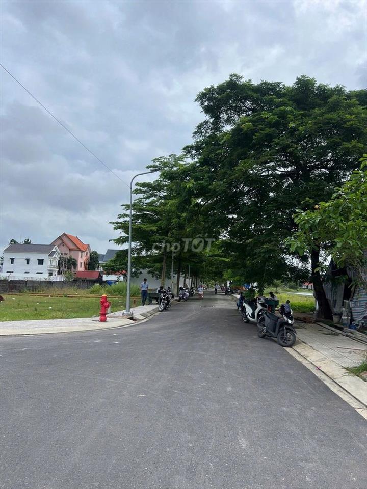 BÁN GẤP LÔ ĐẤT 2 MẶT TIỀN ĐƯỜNG NHỰA DT 80M2 GIÁ 780TR