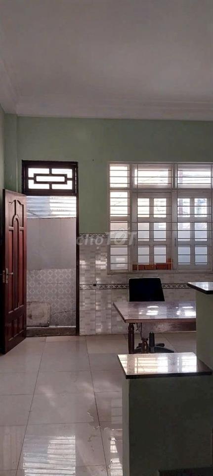 BÁN NHÀ CHÍNH CHỦ HÓC MÔN ĐƯỜNG ẤP ĐÌNH 2 LẦU 1 TRỆT 4P GIÁ 7T9 TL