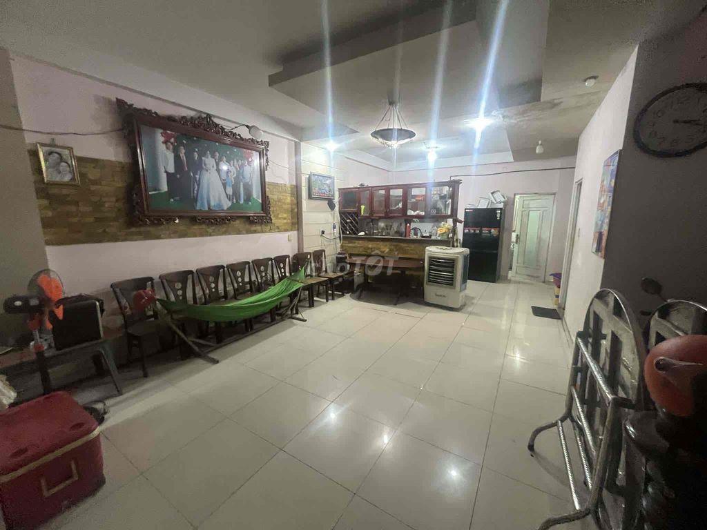 Nhà mặt tiền tỉnh lộ 15.Cách trường học 200m,gần bệnh viện,chợ