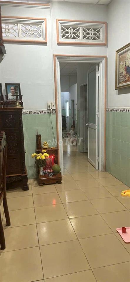 NHÀ GẦN TRƯỜNG CẤP 2