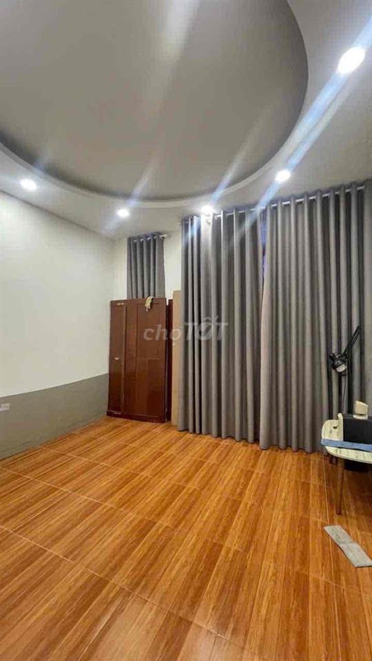 Nhà Nguyễn Duy Cung • 45m2 • 3 Tầng Lầu • 4 Phòng Ngủ