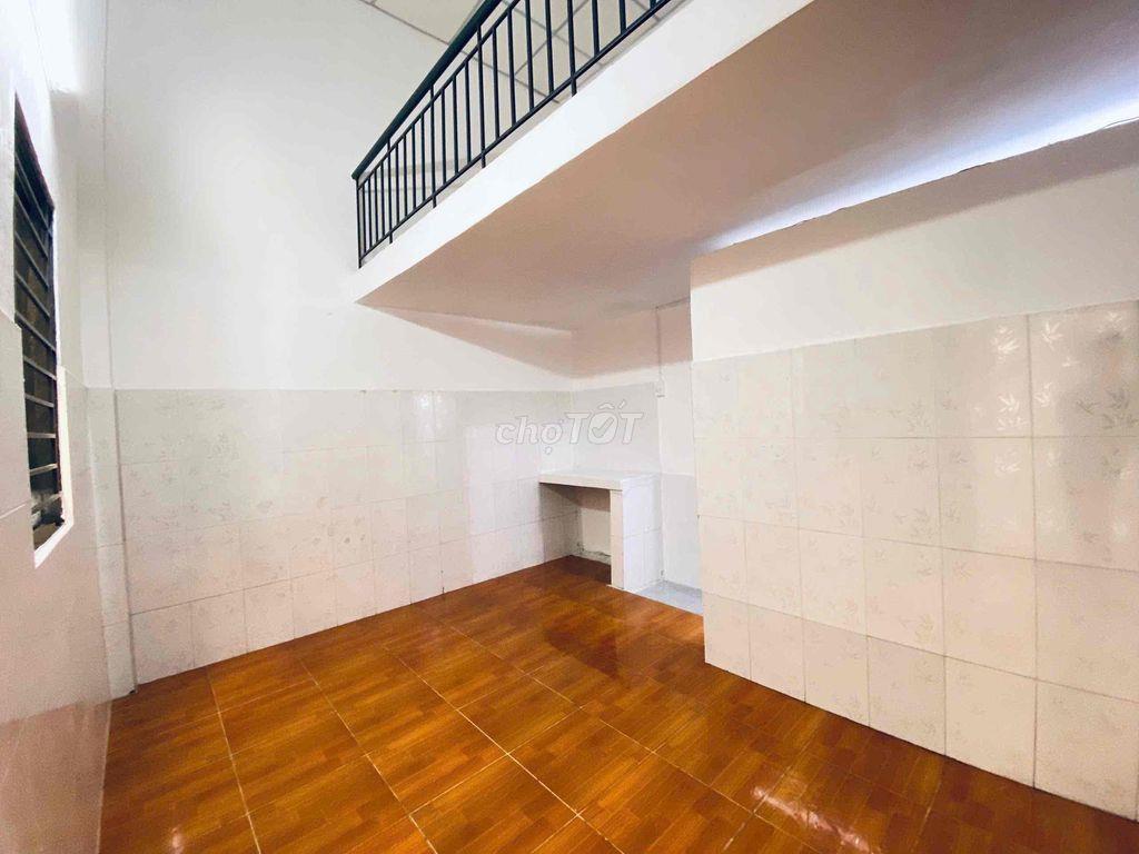 Cho thuê phòng trọ gác cao - Mới sơn sửa mới đẹp - Đỗ Thúc Tịnh P12