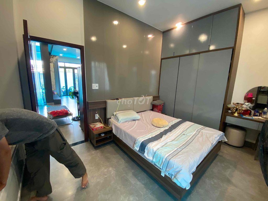 Cần bán nhà chính chủ xây ở đầy đủ nội thất