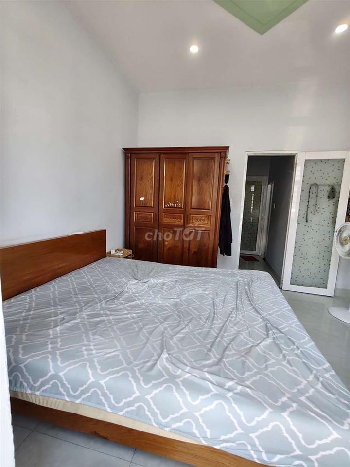 NHÀ 2 MẶT TIỀN HẺM