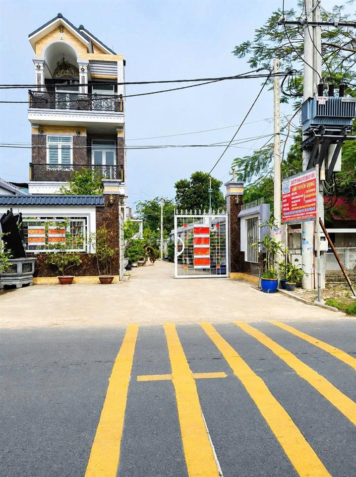 Bán nhà +  xưởng phía sau đang làm may mặc Tân An Hội, Củ Chi, 