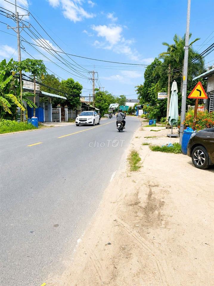 Bán nhà +  xưởng phía sau đang làm may mặc Tân An Hội, Củ Chi, 