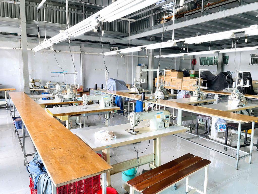 Bán nhà +  xưởng phía sau đang làm may mặc Tân An Hội, Củ Chi, 