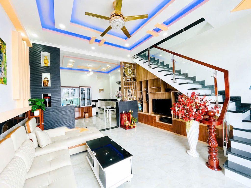 Nhà Hoàn Công Chủ cần bán căn nhà lầu Tân Phú Trung, DT: 5*24 full tc