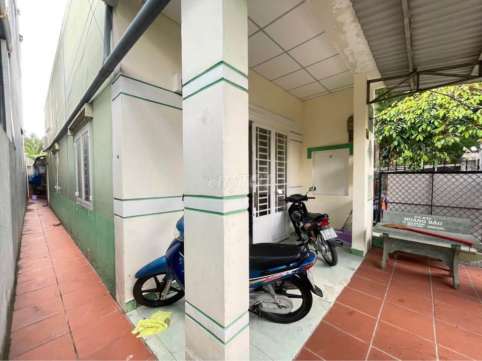 BÁN NHÀ!!! 144m2(5x29)giá 1tỷ150 đường nhựa tới nhà cách ql22 chỉ 500m