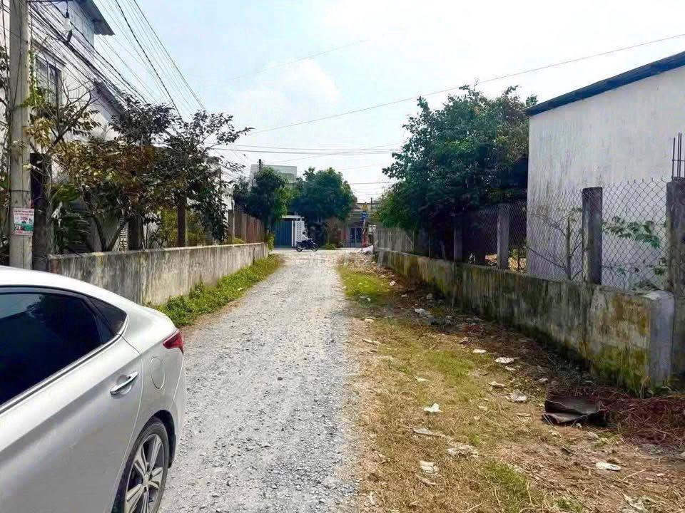 Bán đất 267m2(45m2 thổ) 600 triệu trung tâm trảng Bàng sổ hồng riêng