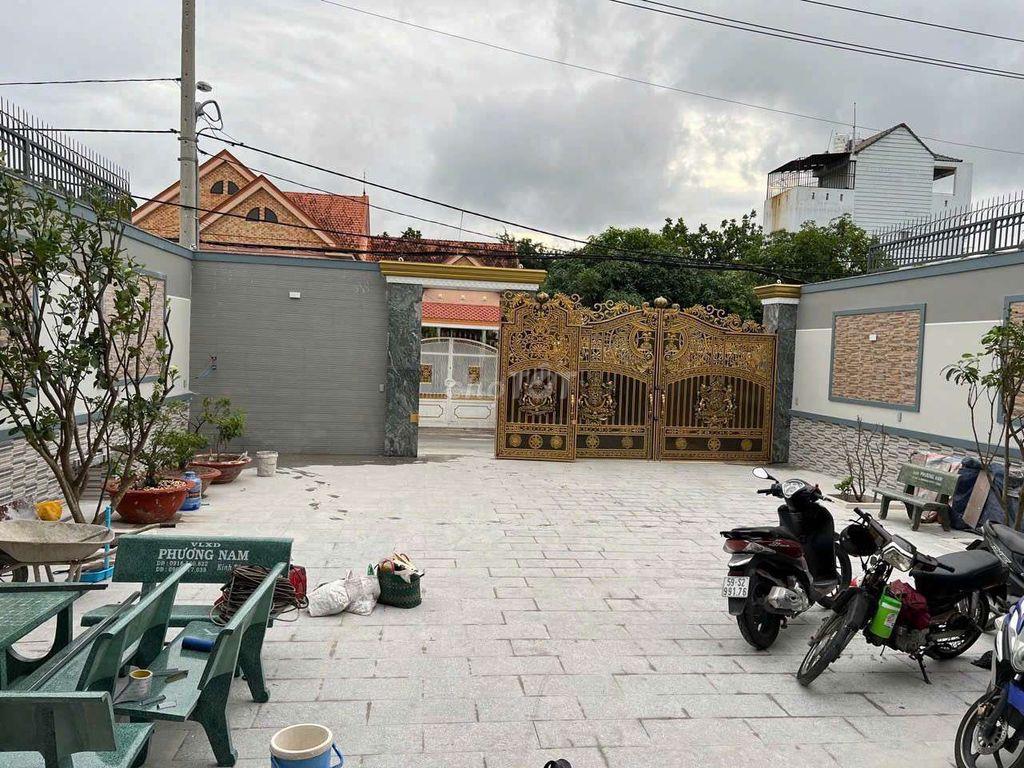 Kho xưởng 2/Lê Thị Hà-Tân Xuân-Hóc Môn.Dt 12,2x44~535m2~2 tấm. 25ty