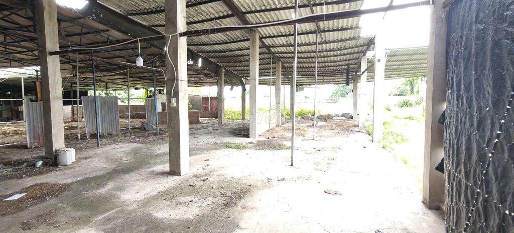 Kho xưởng mặt tiền Tân Hiệp 9-Hóc Môn. 4000m2 (1000m2 sàn). 50tr/tháng