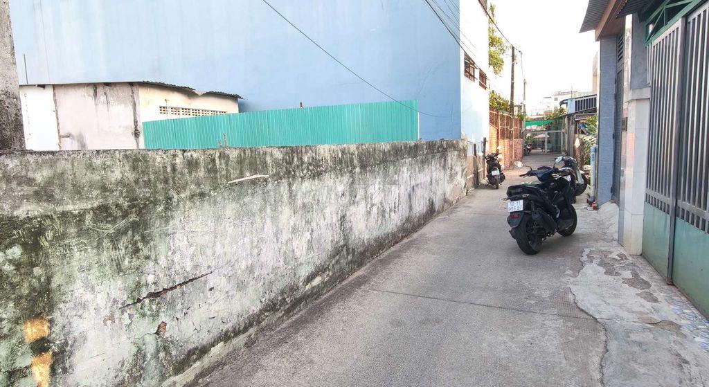 Đất thổ cư 2 mặt tiền KP3-1-Thị trấn Hóc Môn.Dt 6,2x30~184m2~7,5ty
