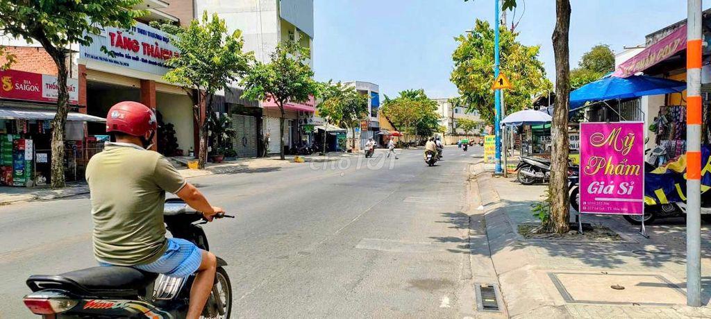 543m2 đất thổ cư mặt tiền Lê Lợi-Thị Trấn Hóc Môn. 27ty