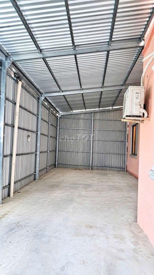 Kho xưởng mặt tiền Nguyễn Thị Sáu-Thới Tam Thôn-Hóc Môn.Dt 600m2. 26tr