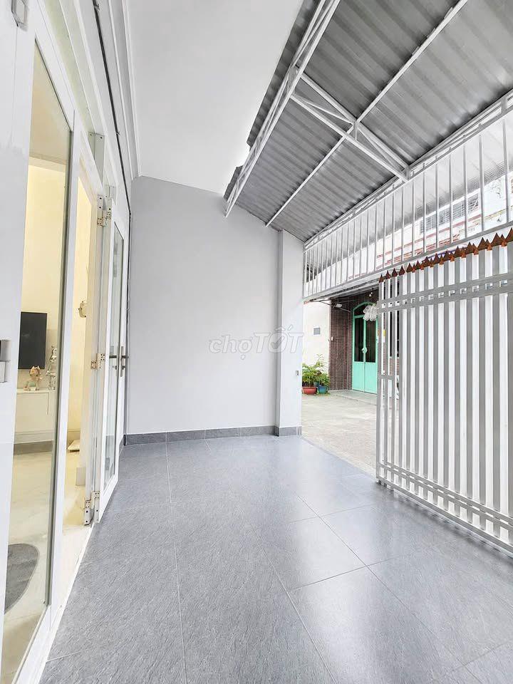 Cần bán gấp căn nhà ở 1/ Đ. Láng Cát Giồng Sao 129,5m2 SHR giá 900tr