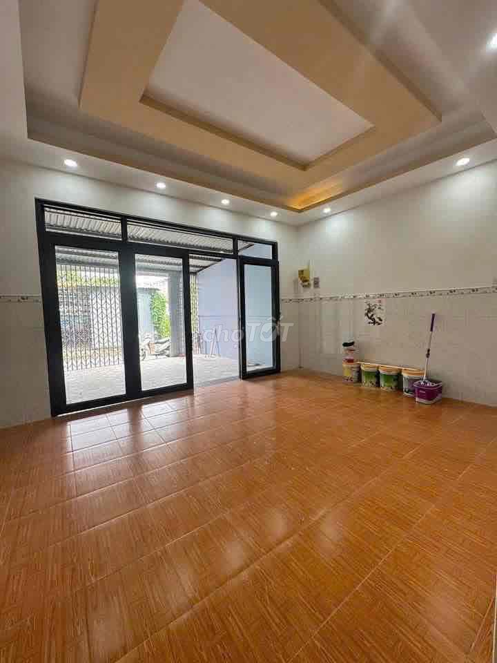 bán gấp căn nhà ở 1/ Trần Thị Bàu -  Tân An Hội 124,6m2 shr giá 900tr