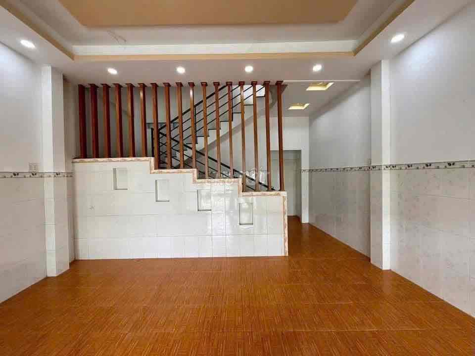 bán gấp căn nhà ở 1/ Trần Thị Bàu -  Tân An Hội 124,6m2 shr giá 900tr