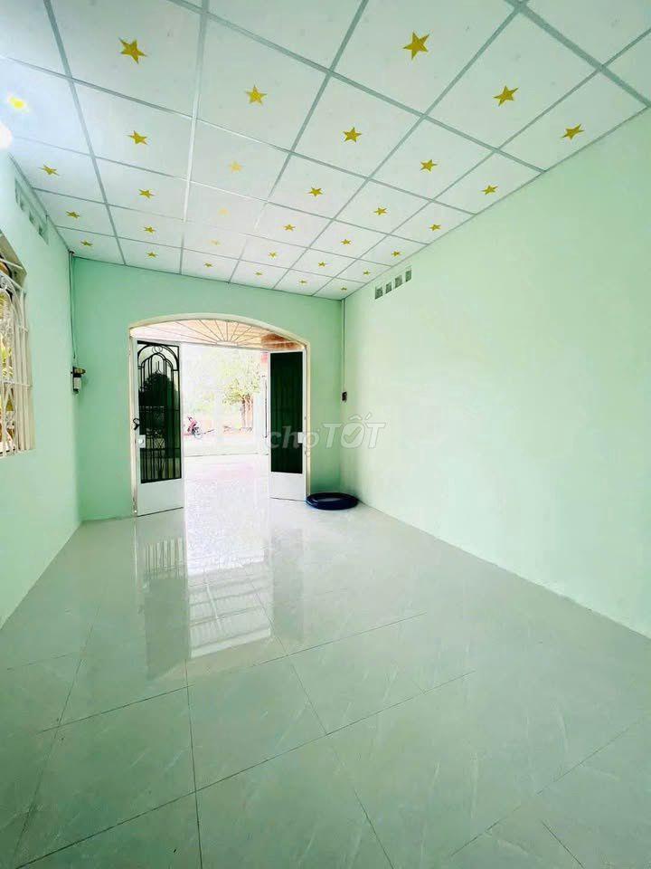 Bán gấp căn nhà cấp 4 ở 1/ Nguyễn Thị Lắng - PVA 143m2 SHR giá 960tr