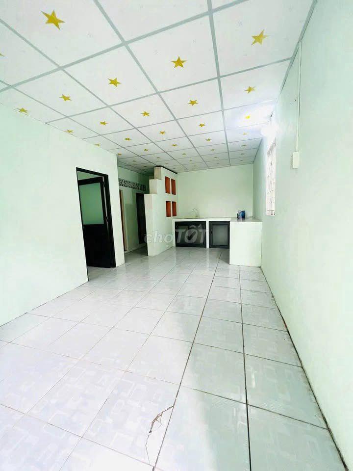 Bán gấp căn nhà cấp 4 ở 1/ Nguyễn Thị Lắng - PVA 143m2 SHR giá 960tr