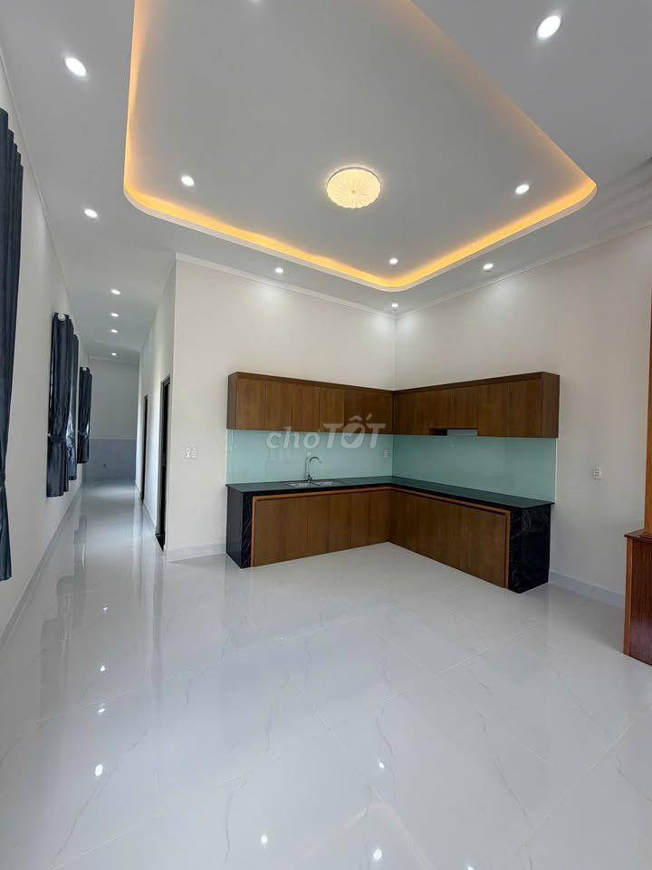 Bán gấp căn nhà cấp 4 ở Đ. Số 9-Tân Thông Hội * DT:130m2 SHR giá 910tr