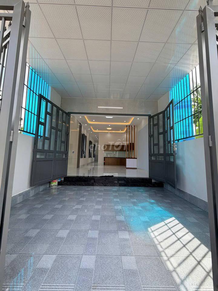 Bán gấp căn nhà cấp 4 ở Đ. Số 9-Tân Thông Hội * DT:130m2 SHR giá 910tr