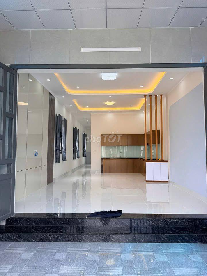 Bán gấp căn nhà cấp 4 ở Đ. Số 9-Tân Thông Hội * DT:130m2 SHR giá 910tr