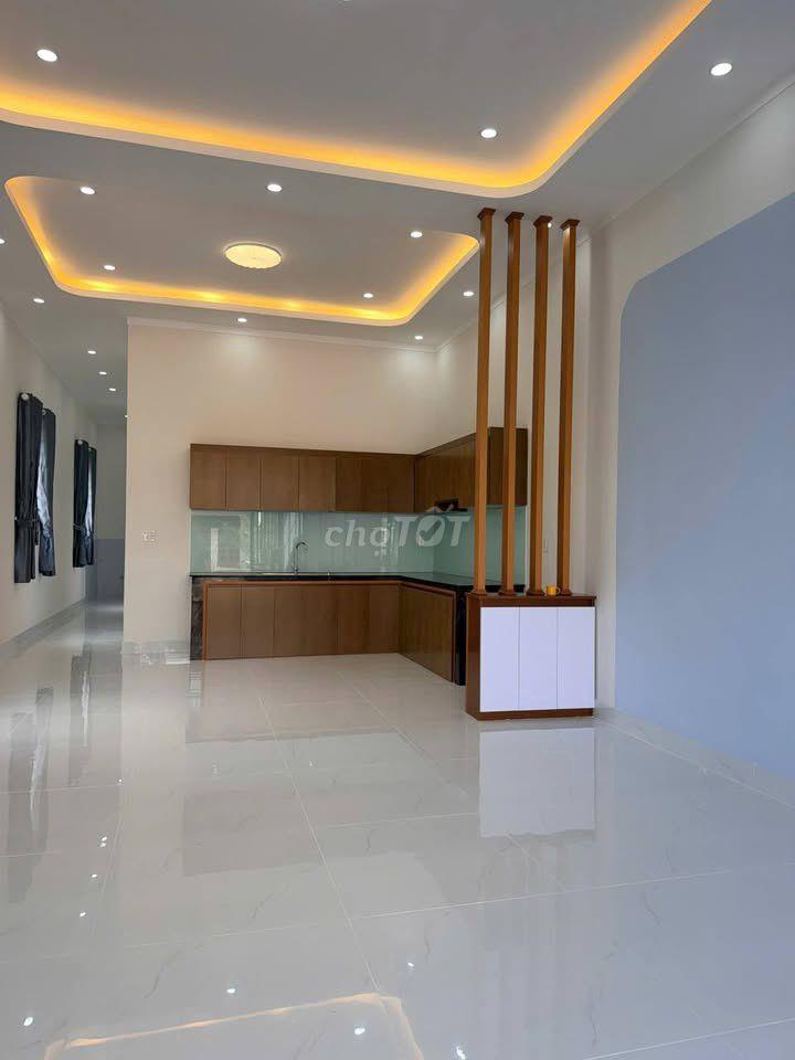 Bán gấp căn nhà cấp 4 ở Đ. Số 9-Tân Thông Hội * DT:130m2 SHR giá 910tr