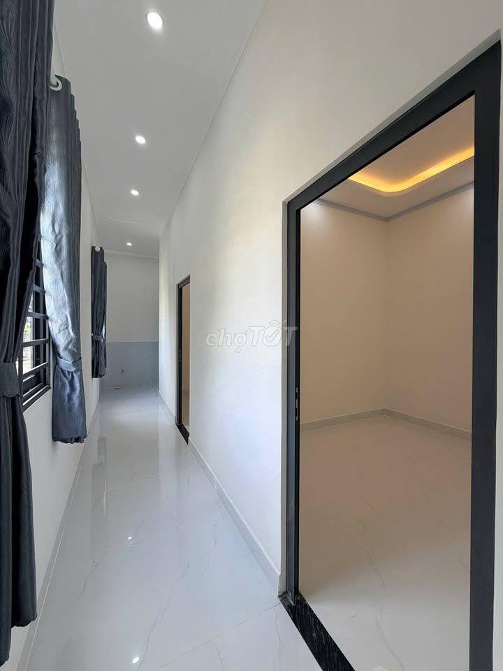 Bán gấp căn nhà cấp 4 ở Đ. Số 9-Tân Thông Hội * DT:130m2 SHR giá 910tr