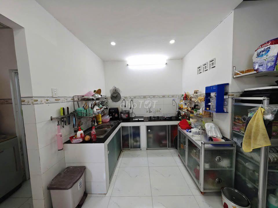 Cần tiền bán gấp căn nhà 101m2 SHR ở gần Cầu Vượt Củ Chi giá tốt 765tr