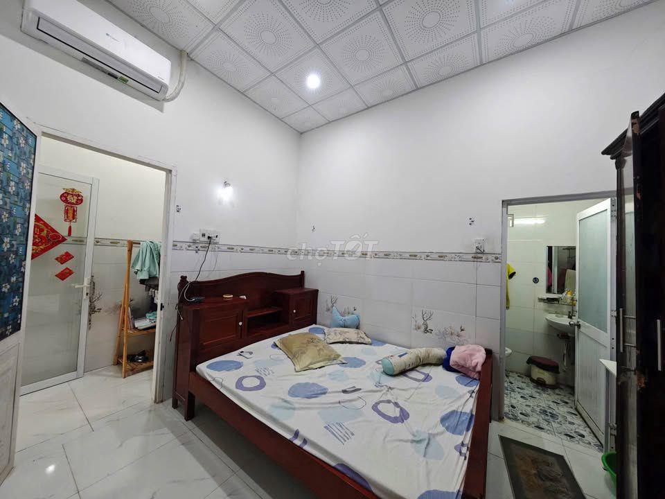 Cần tiền bán gấp căn nhà 101m2 SHR ở gần Cầu Vượt Củ Chi giá tốt 765tr