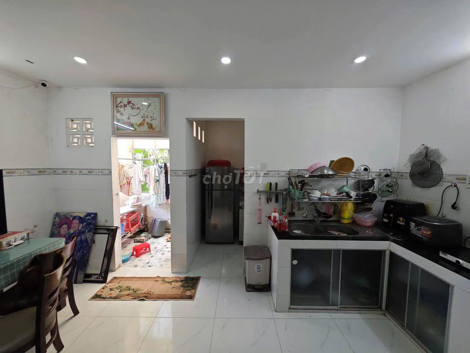 Cần tiền bán gấp căn nhà 101m2 SHR ở gần Cầu Vượt Củ Chi giá tốt 765tr