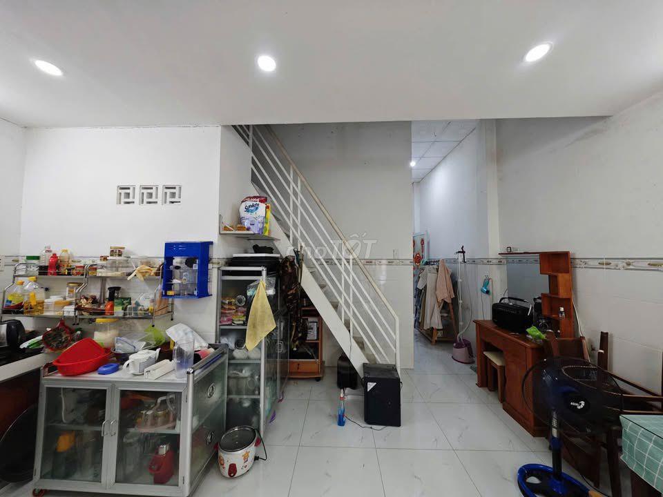 Cần tiền bán gấp căn nhà 101m2 SHR ở gần Cầu Vượt Củ Chi giá tốt 765tr