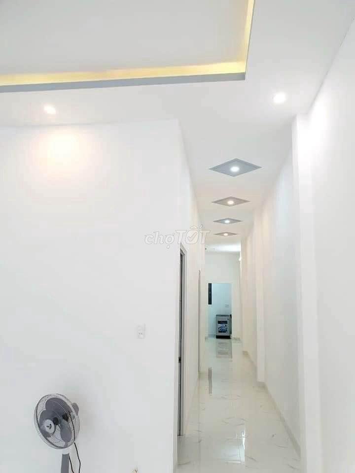 Cần bán gấp căn nhà cấp 4 ở gần Cầu Vượt Củ Chi DT: 80m2 SHR giá 750tr