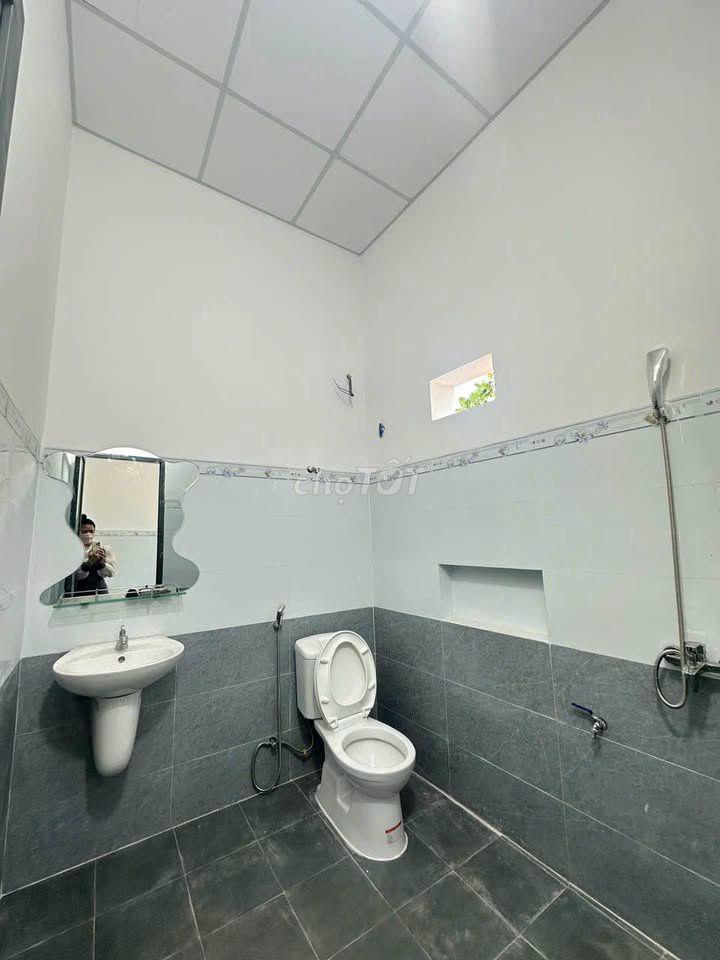 Cần bán gấp căn nhà cấp 4 ở 1/ D. Ba Sa-Phước Hiệp 125m2 SHR giá 780tr