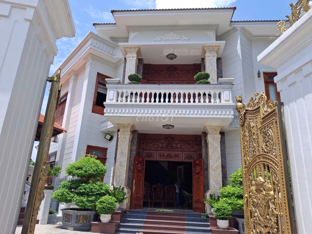 Biệt thự 100% Gỗ Đỏ Việt Nam.