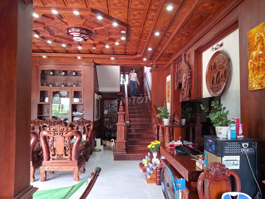 Biệt thự 100% Gỗ Đỏ Việt Nam.