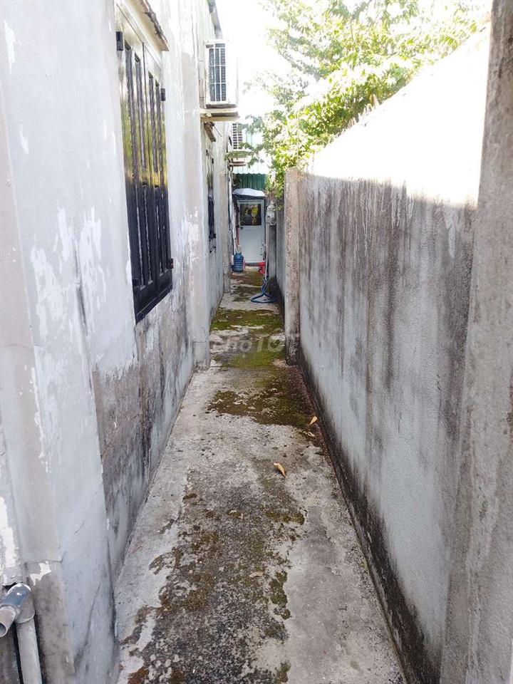 Nhà mặt tiền thoáng rộng đang kinh doạn