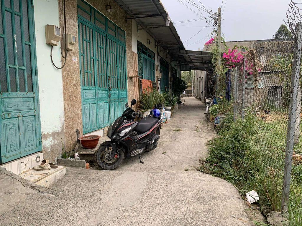 Nhà hẻm xã Tân Thông cách ST Coop 900m