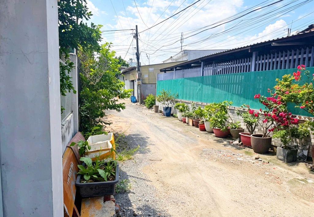 4,95 x 20m.Có 76m thổ cư, kdc hiện hữu,2,2 tỷ tl,tân thạnh đông,củ chi