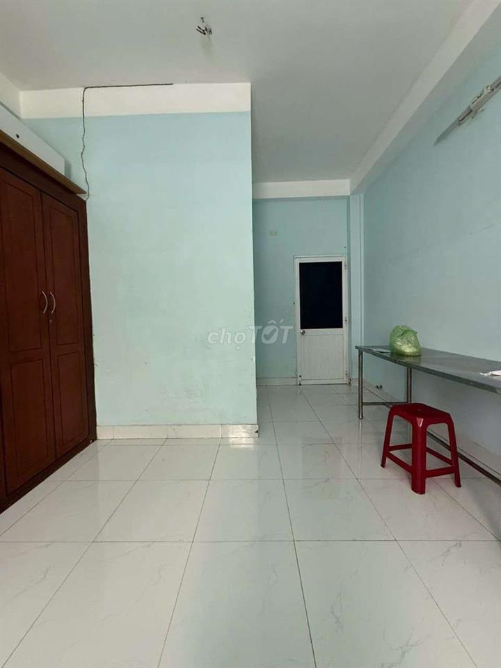Cho thuê phòng lầu 1, giờ tự do f15 tân bình 