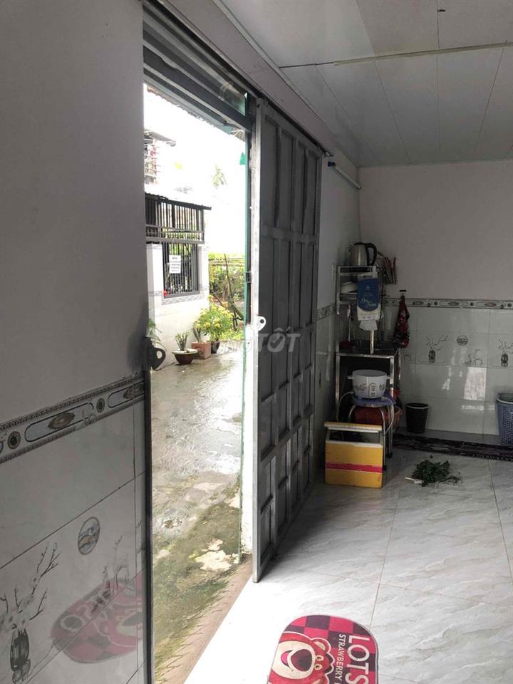 nhà cấp 4 hai mặt tiền